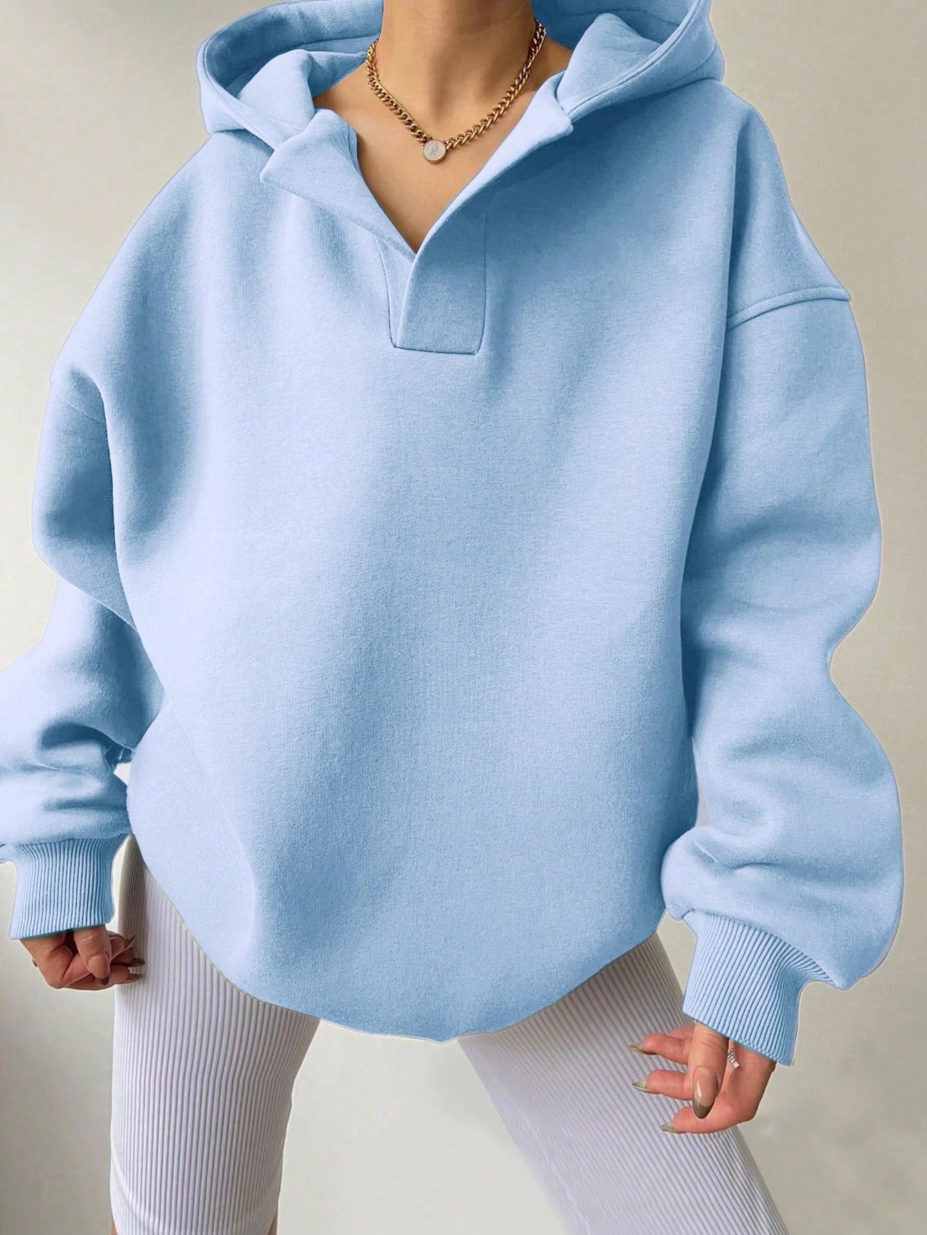 Nayeli Sweat Femme – Volný a pohodlný jednobarevný mikina s kapucí pro ležérní podzimní/zimní styl