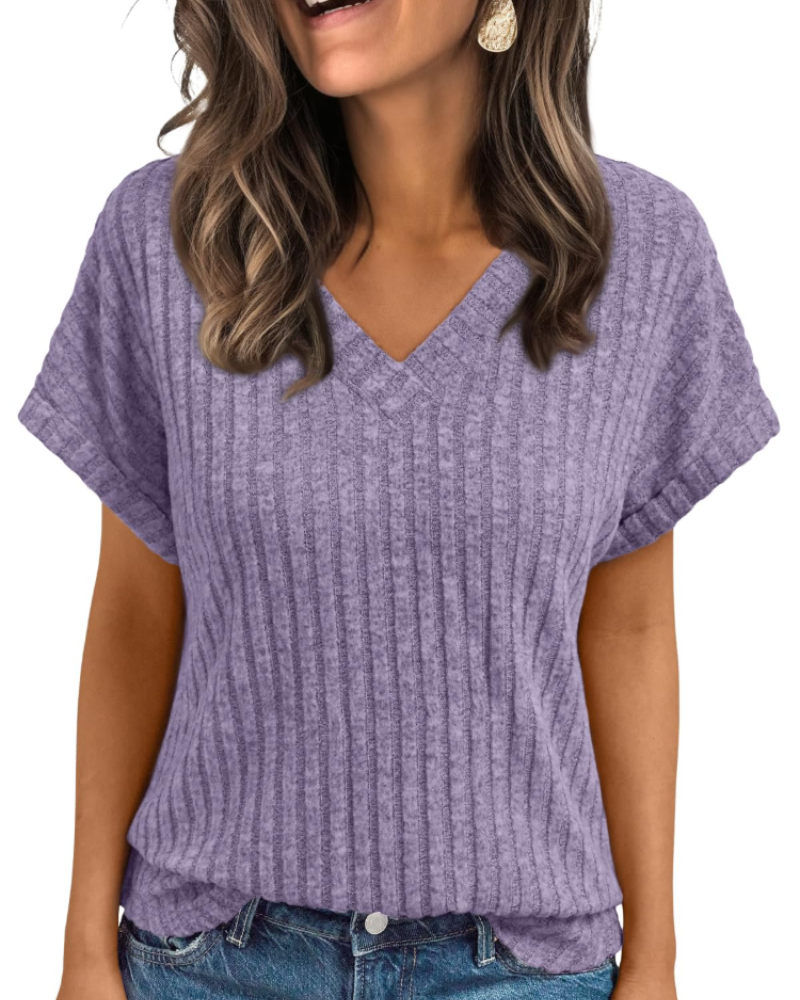 Orla Top Femme – Elegantná blúzka s výstrihom do V a krátkymi rukávmi, voľný strih casual chic