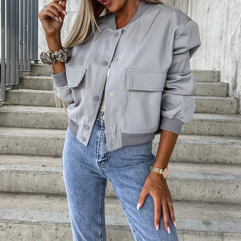 Paula Veste Bomber Femme – Stil scurt cu buzunare cu clapetă & look urban la modă