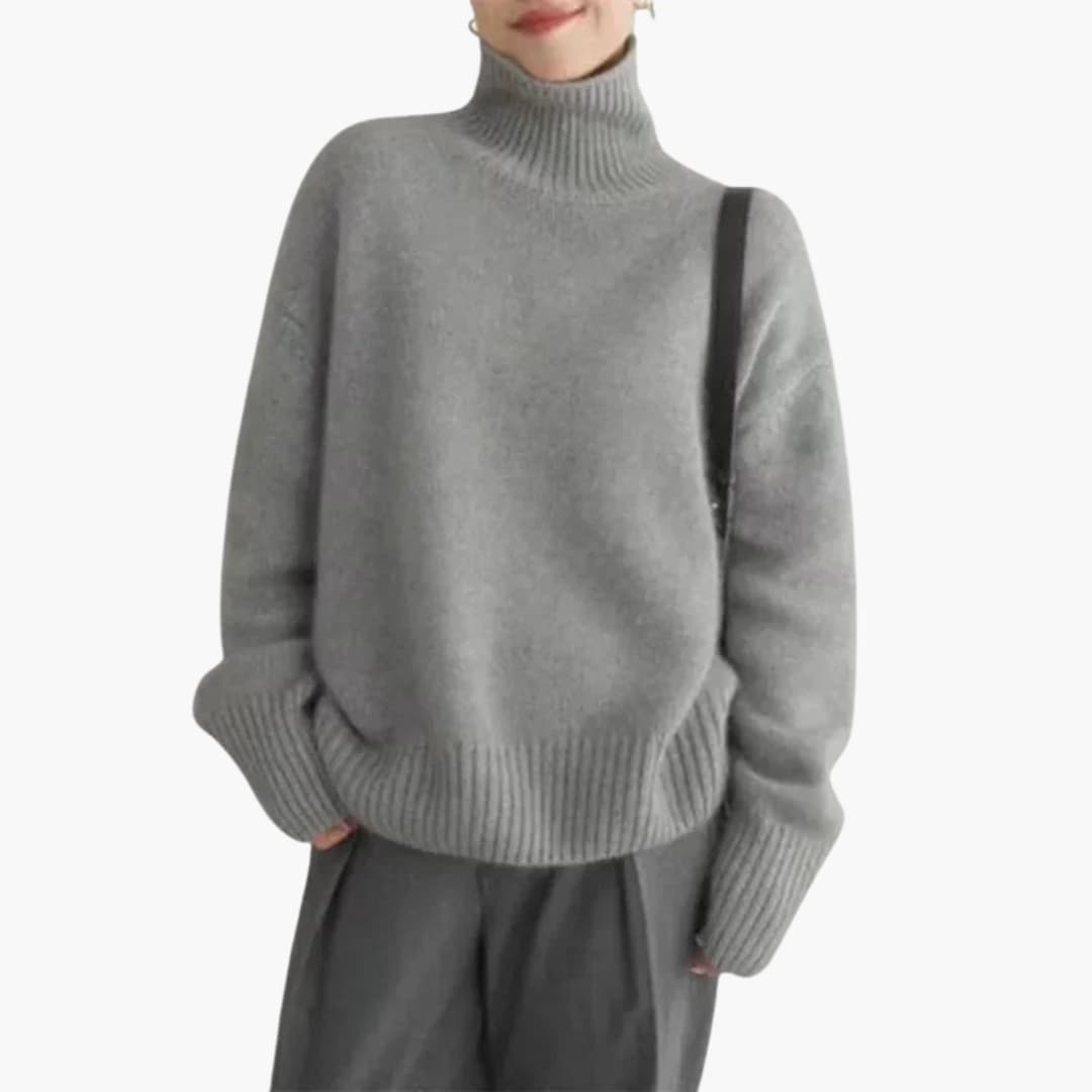 Lucy Pull Woman with Turtleneck – Soft Ribbed Knit with Long Sleeves and High Collar