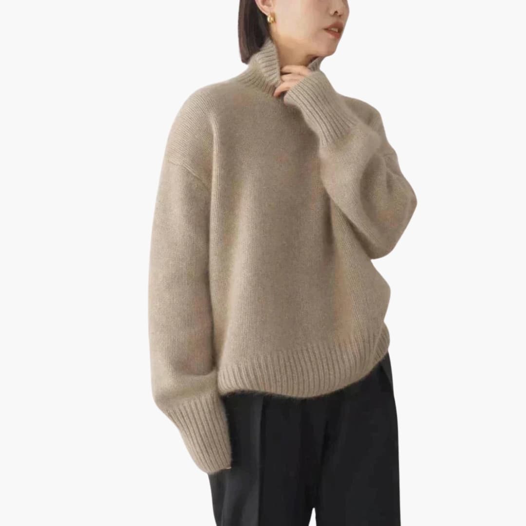 Lucy Pull Woman with Turtleneck – Soft Ribbed Knit with Long Sleeves and High Collar