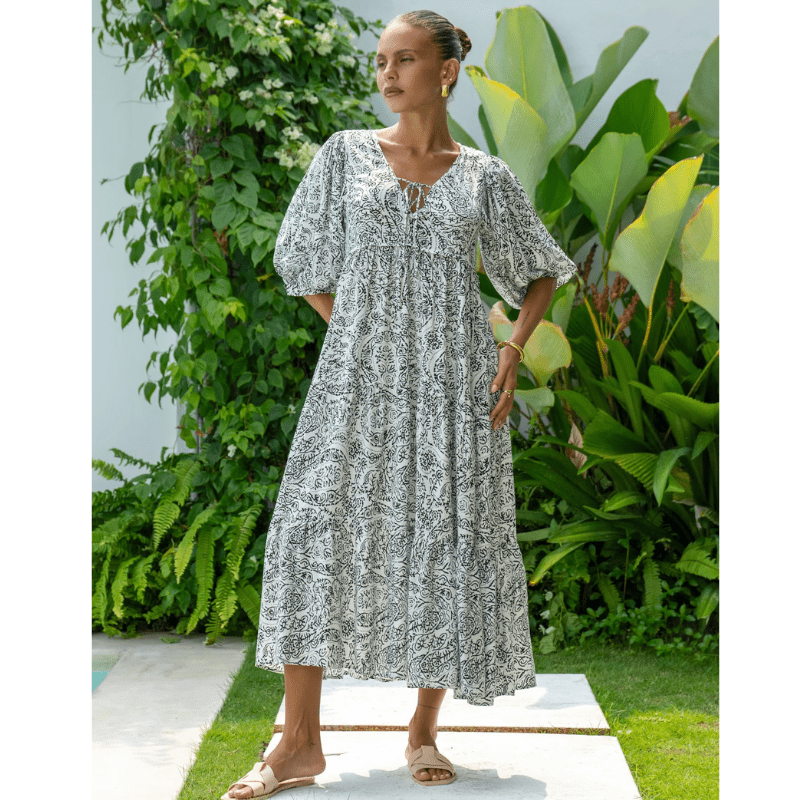 Rosina Robe Longue Looksy – Imprimé Bohème Abstrait & Coupe Fluide à Étages