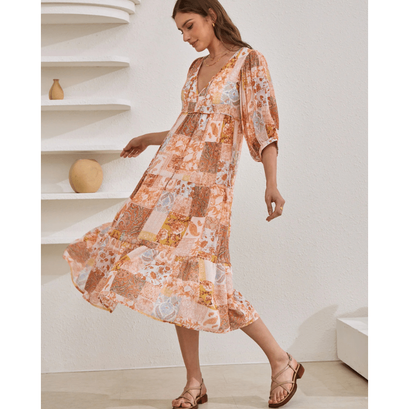 Rosina Robe Longue Looksy – Abstrakt bohemeprint & lagdelt flydende snit