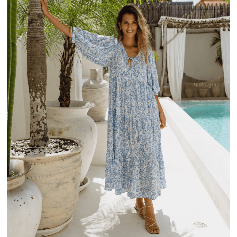 Rosina Robe Longue Looksy – Abstrakt bohemeprint & lagdelt flydende snit