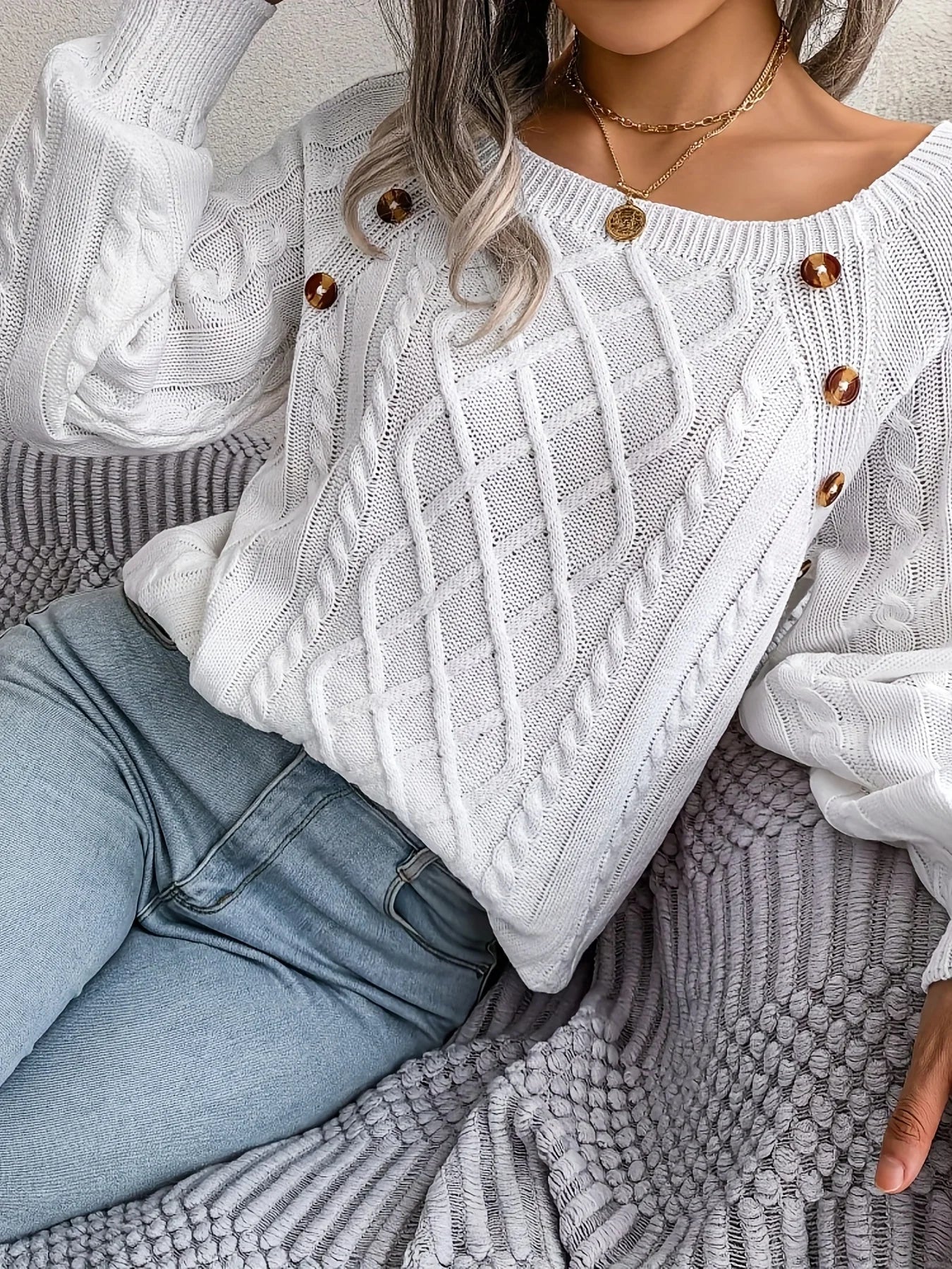 Zimowy sweter damski Anaiah z guzikami – elegancki, wygodny i przewiewny, wykonany z bawełny i poliestru