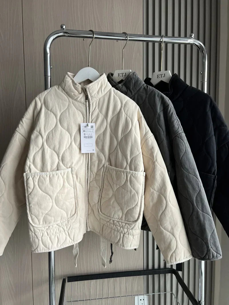 Hershey Gewatteerd Damesvest – Warm en Licht met Voorrits & Verstelbare Taille