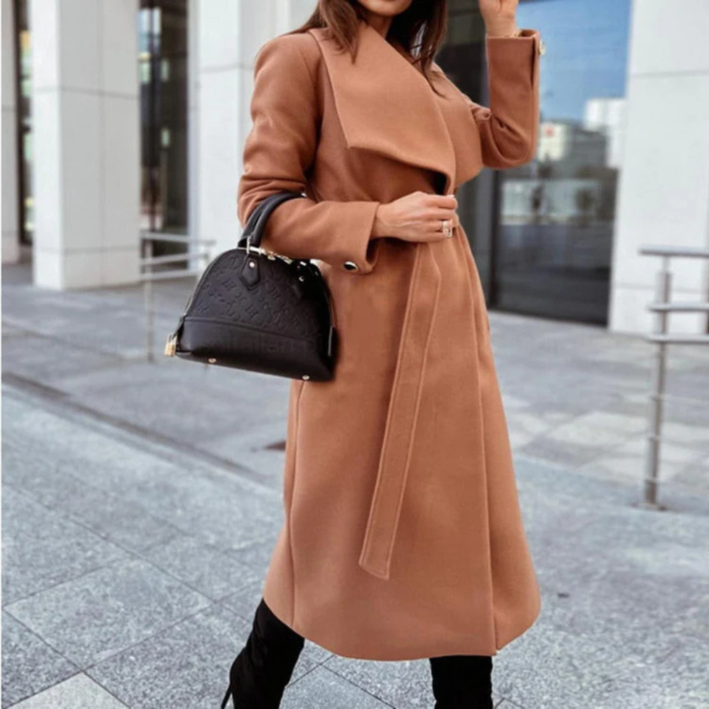 Carmen lang kåpe i ullblanding for kvinner – elegant oversized krage og mykt teksturert stoff