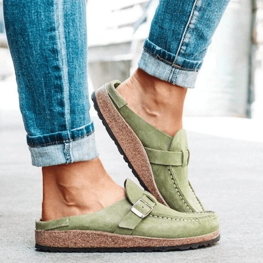 Georgia Sabots Femme Confort – Mules ergonomice cu curea și cataramă pentru stil casual