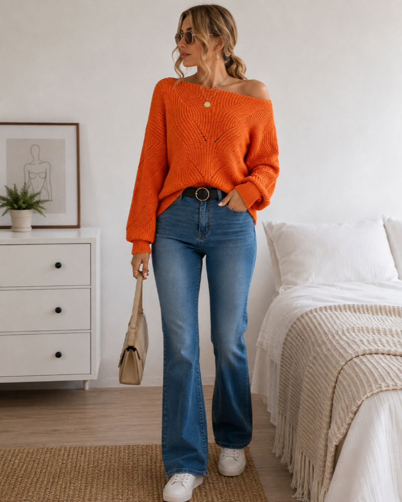 Jessa-pullover i strikket stoff for kvinner – asymmetrisk hals, bar skulder og hullstrikk