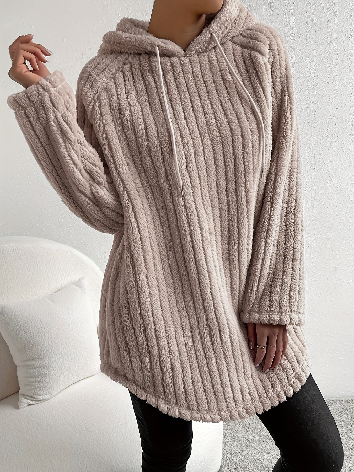 Felpa con cappuccio da donna in stile Teddy con maniche raglan e orlo curvo