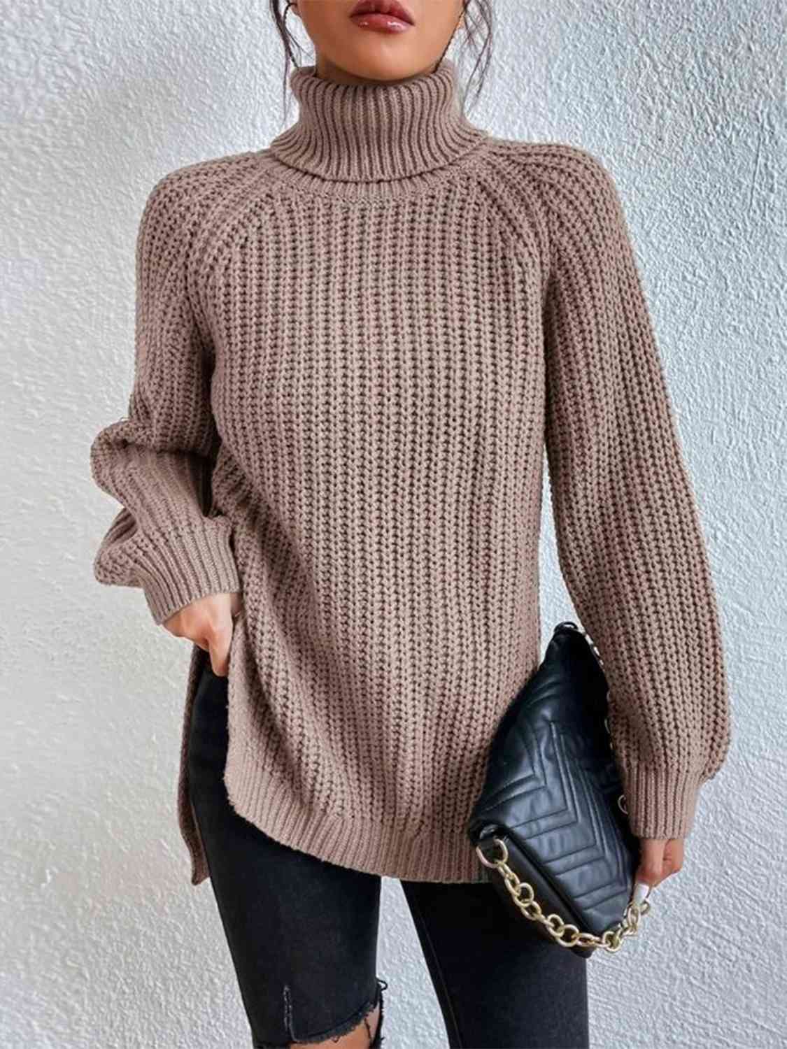 Angela Pull Femme – Pletený rolák s bočním rozparkem, elegantní pro podzim/zimu