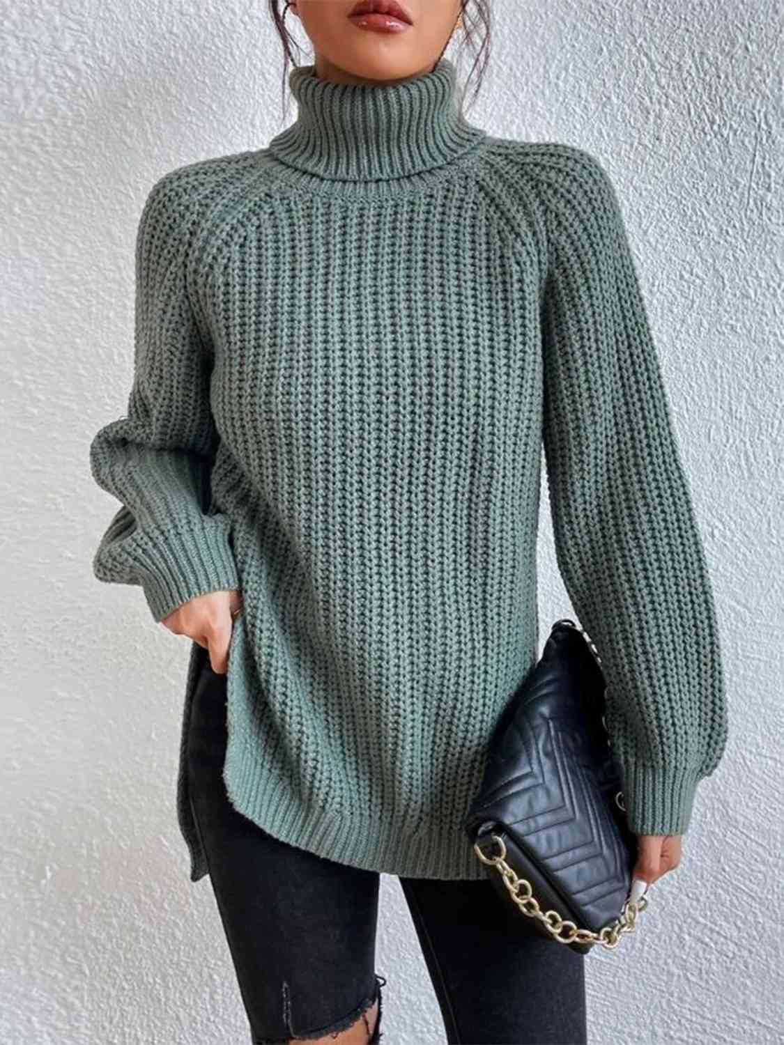 Angela Pull Woman – Ribbed Turtleneck Sweater with Chic Side Slit for Elegant Autumn/Winter