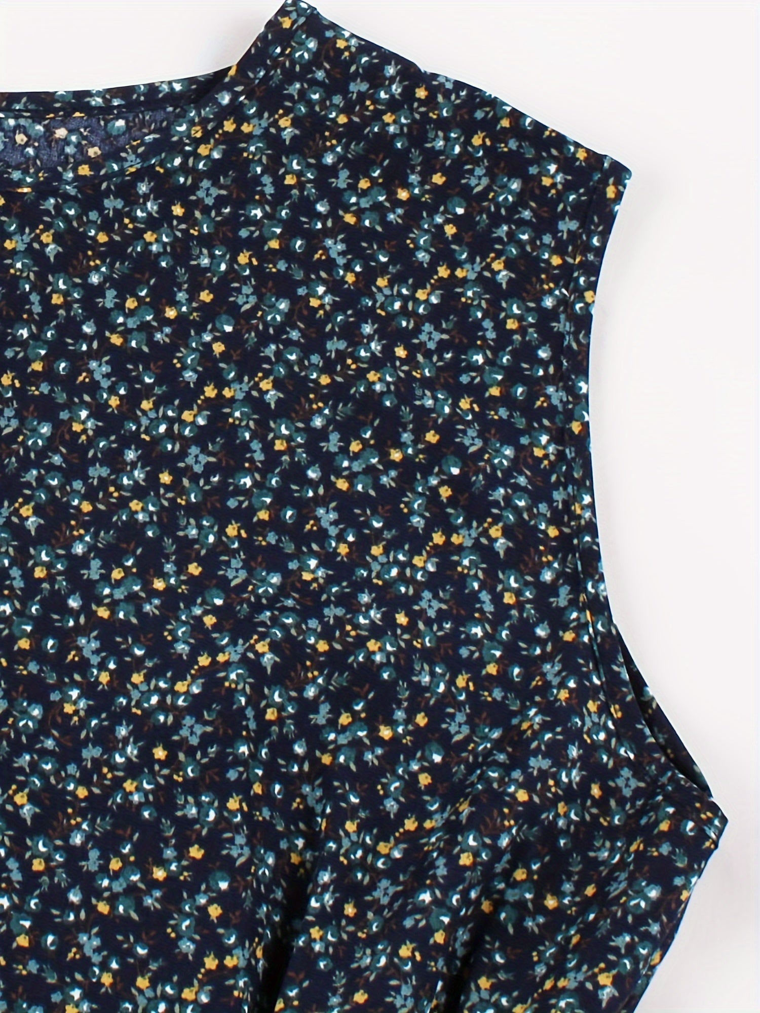 Zomerse jurk Lily voor dames – mouwloze midi-jurk met bloemenprint en elegante snit