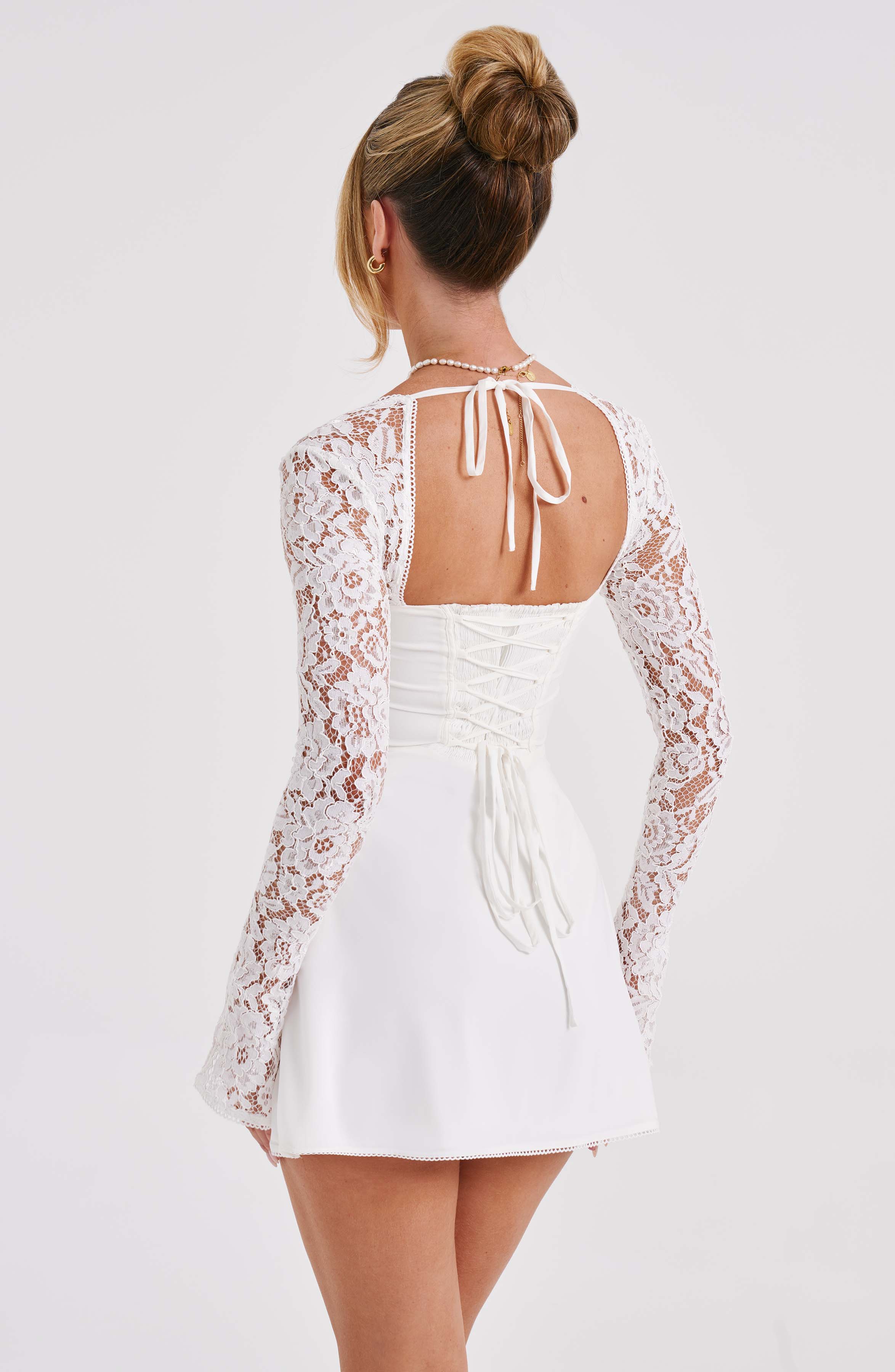Juliette Robe Mini Femme – Elegant kjole i blonder med hjerteudskæring og tætsiddende pasform
