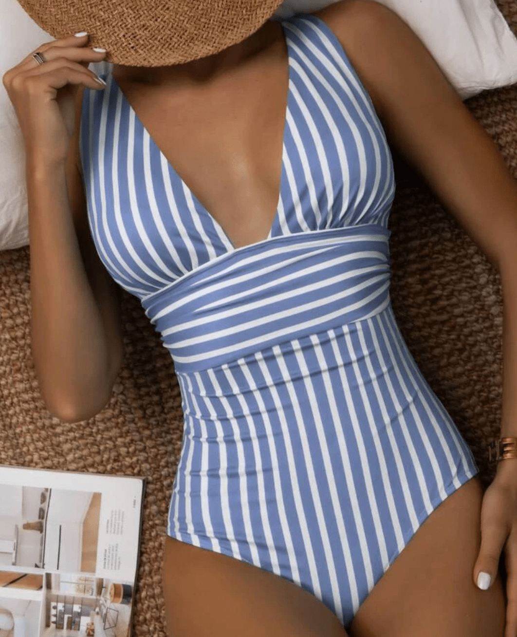 Costum de baie pentru femei Marvella – Maillot elegant cu dungi, croială avantajoasă și design modern